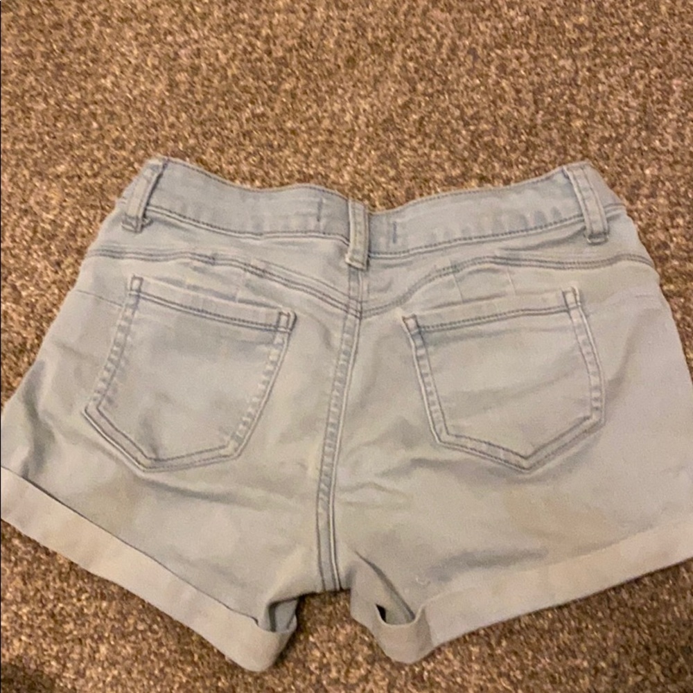 Shorts - Picture 4 of 4